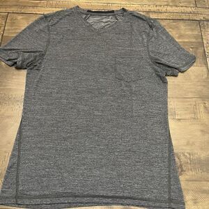 Lululemon‎ Men's Up Front V-Neck Short Sleeve Performance Pocket Shirt Size M